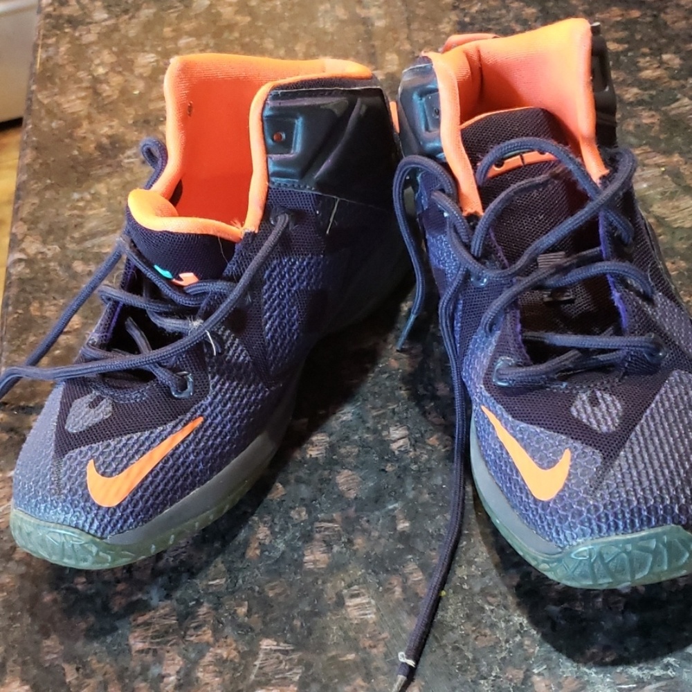 Youth boys nikes